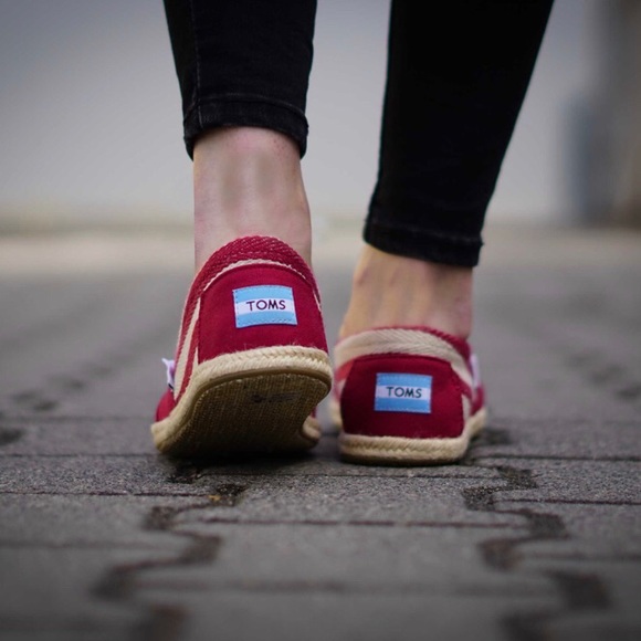 TOMS Classic Red Espadrilles - W6 - Picture 4 of 7